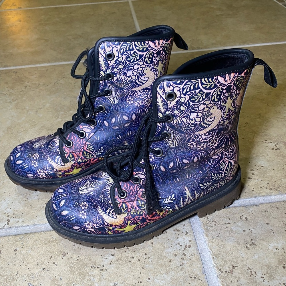 EUC Harlow & Lloyd Peace & Passion Custom Lace Up Boots